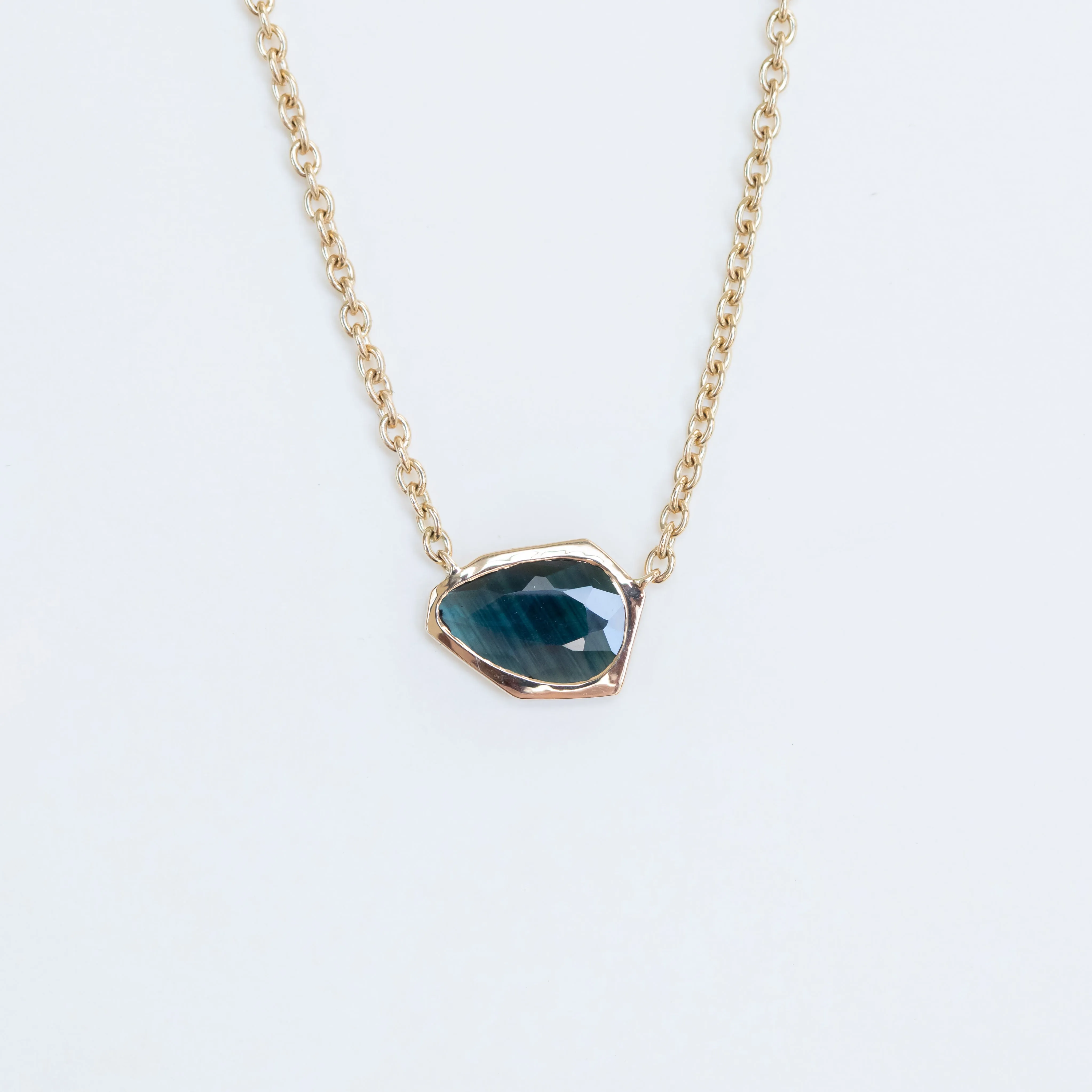 1.40ct Sapphire Bezel Set Necklace in 14k Yellow Gold