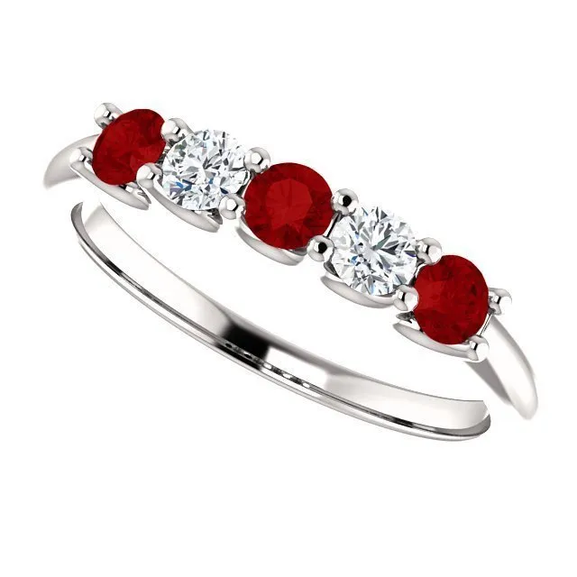 14KT GOLD 0.48 CTW RUBY & 0.20 CTW DIAMOND 5 STONE BAND