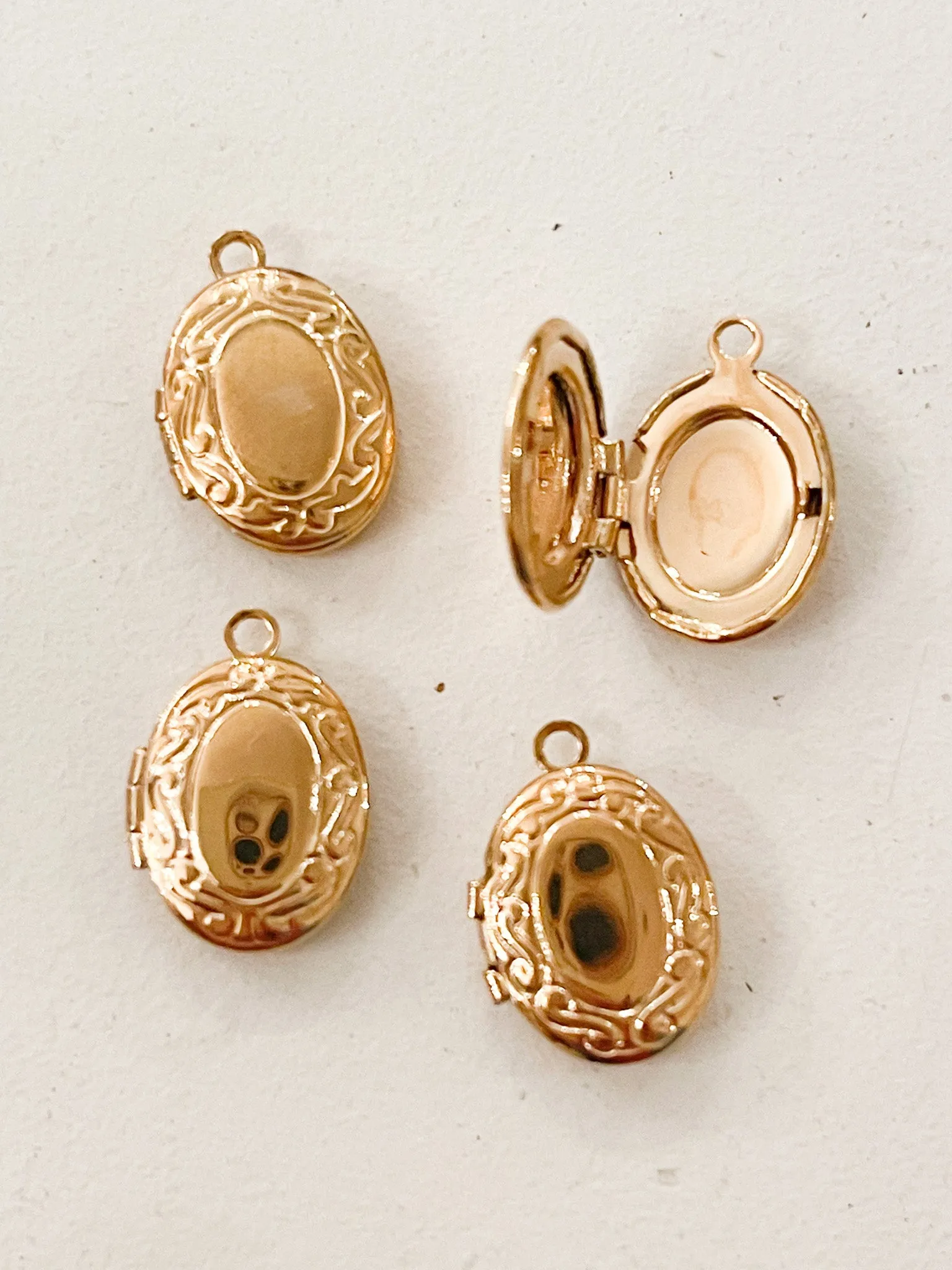 Charm Bar - Vintage Locket (4 Styles)