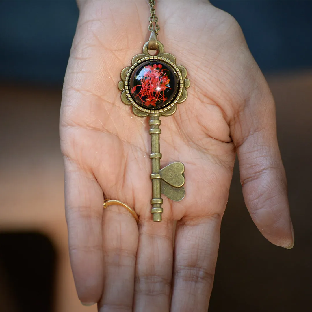 Dainty Cue Real Dried Flower Necklace