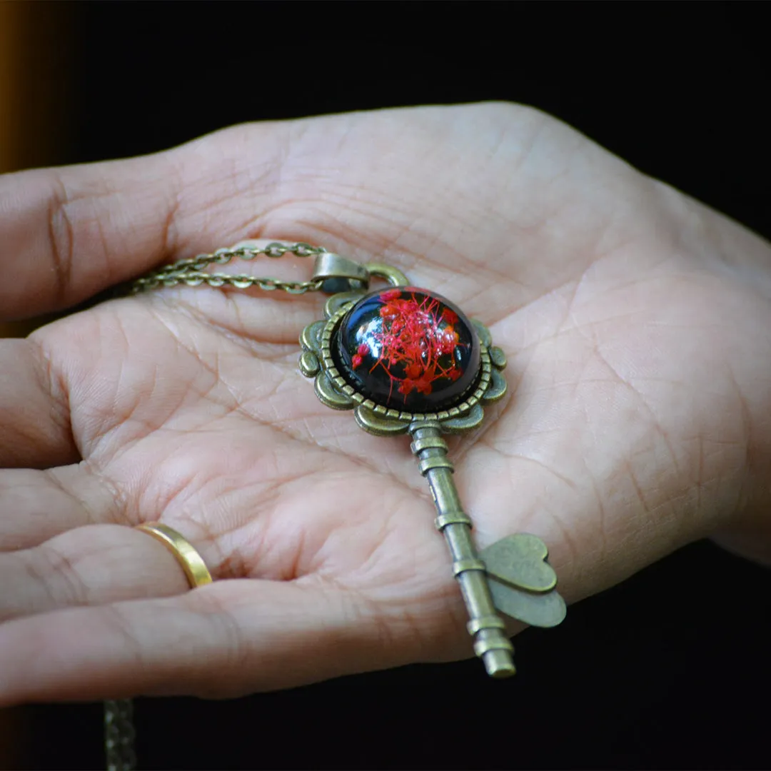 Dainty Cue Real Dried Flower Necklace