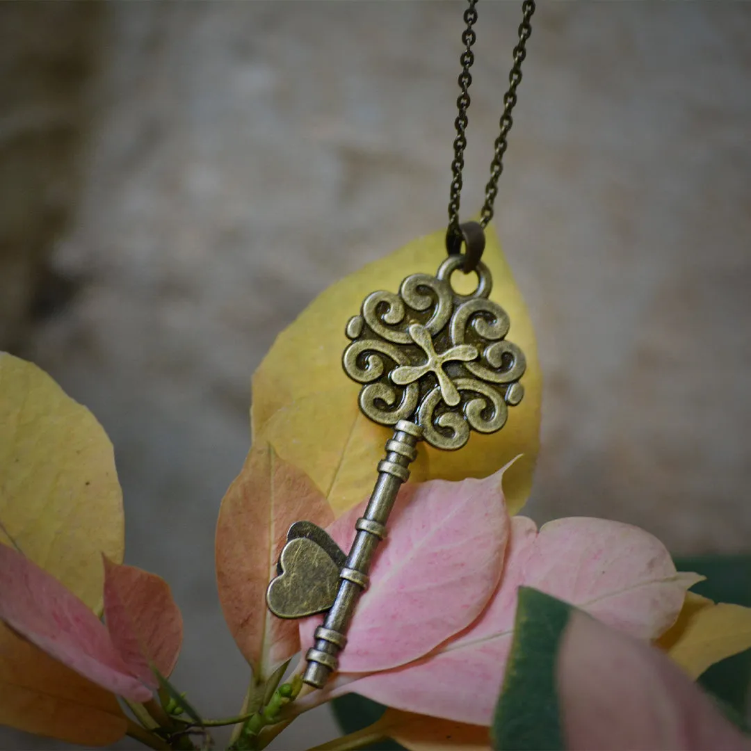 Dainty Cue Real Dried Flower Necklace