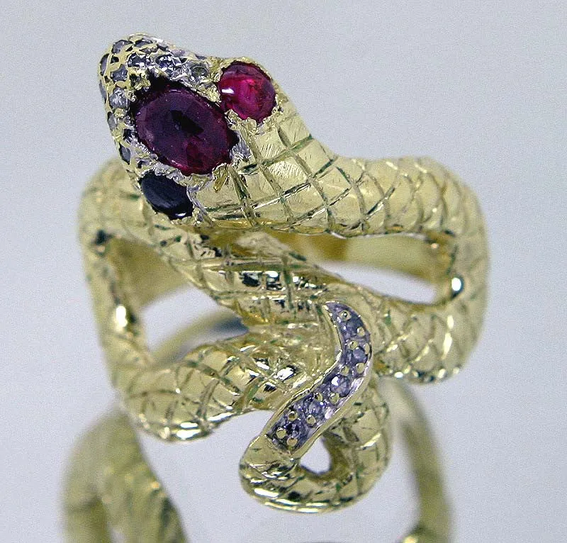 Designer Ruby & Diamond Snake Ring in 18KT Gold