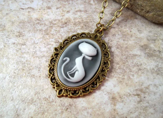 Handmade Victorian Retro Kitty Cameo Necklace