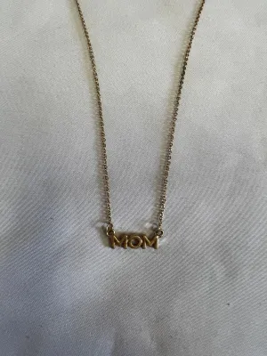 Mom Necklace - Gold