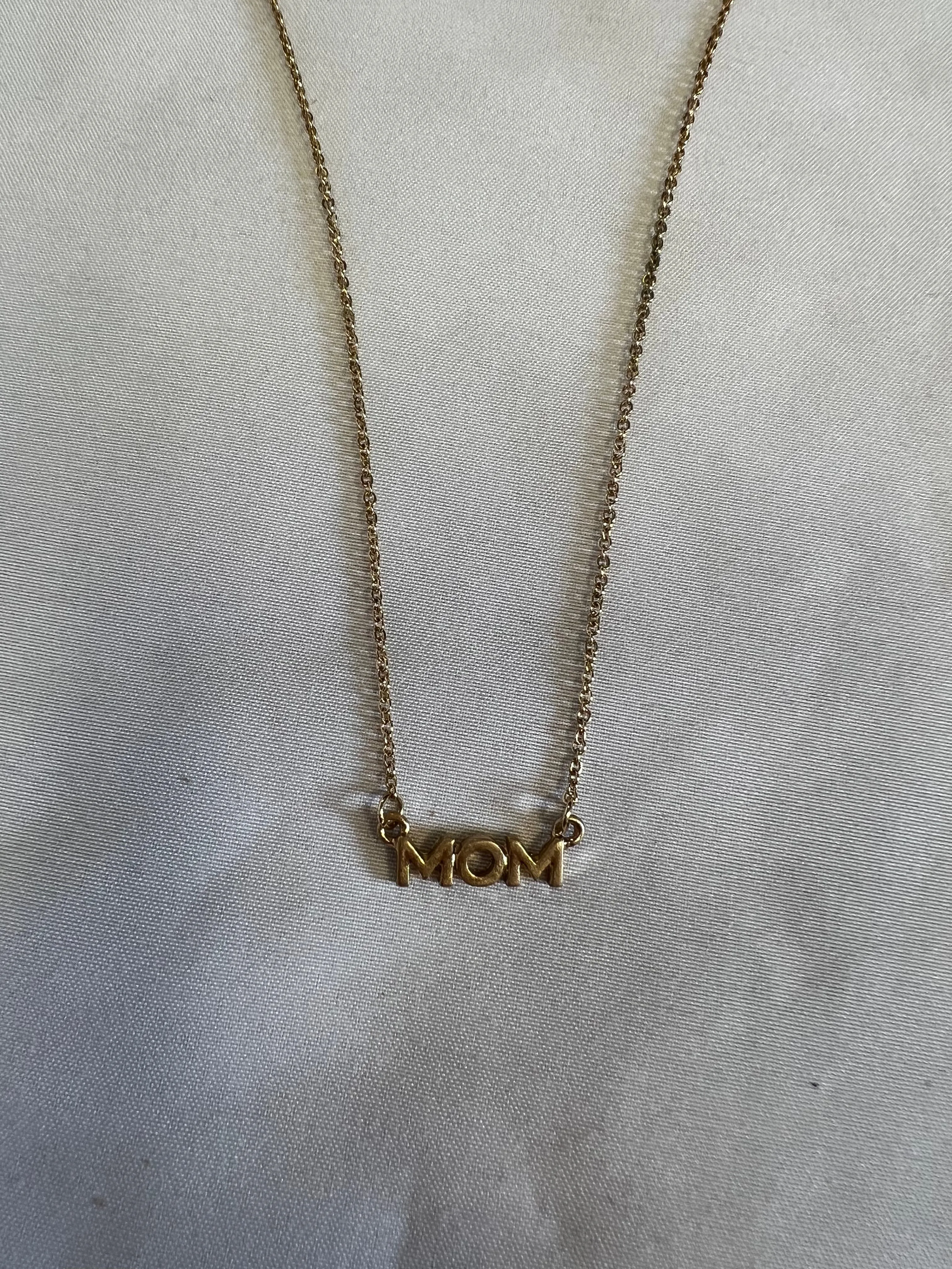 Mom Necklace - Gold