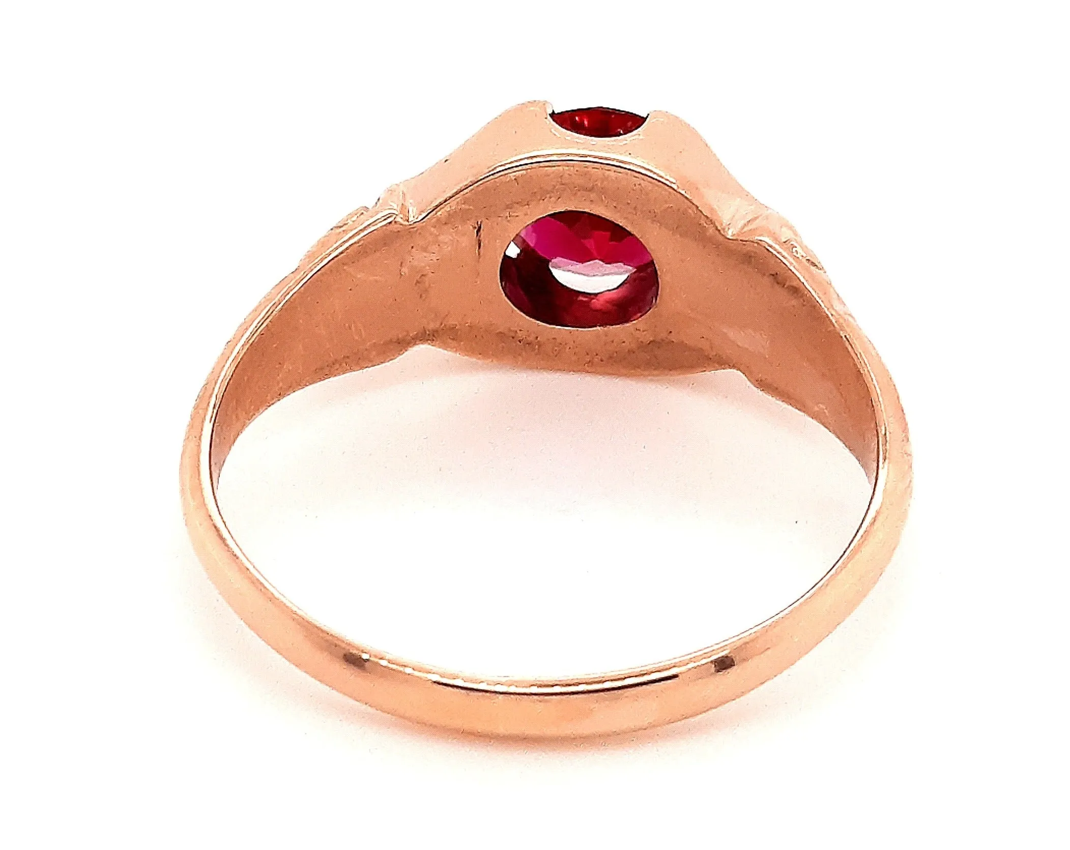 Ruby Yellow Gold Ring with Patterned Shoulders