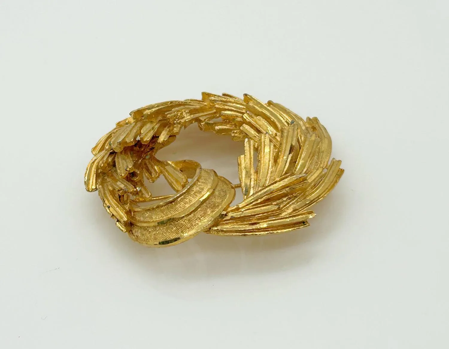 Vintage BSK Modernistic Gold Tone Swirl Brooch