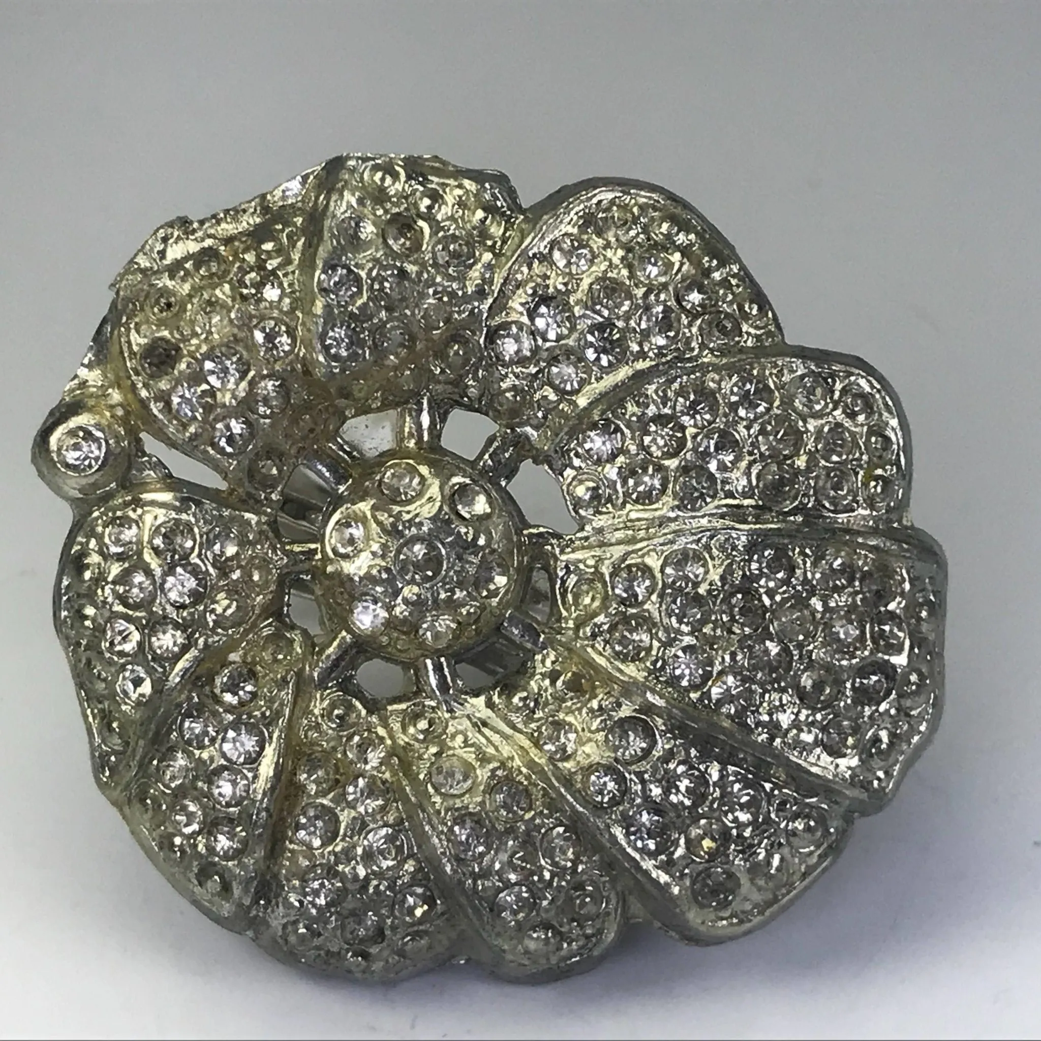 Vintage Rhinestone Flower Statement Ring. Upcycled Brooch Ring. Recycled Jewelry.